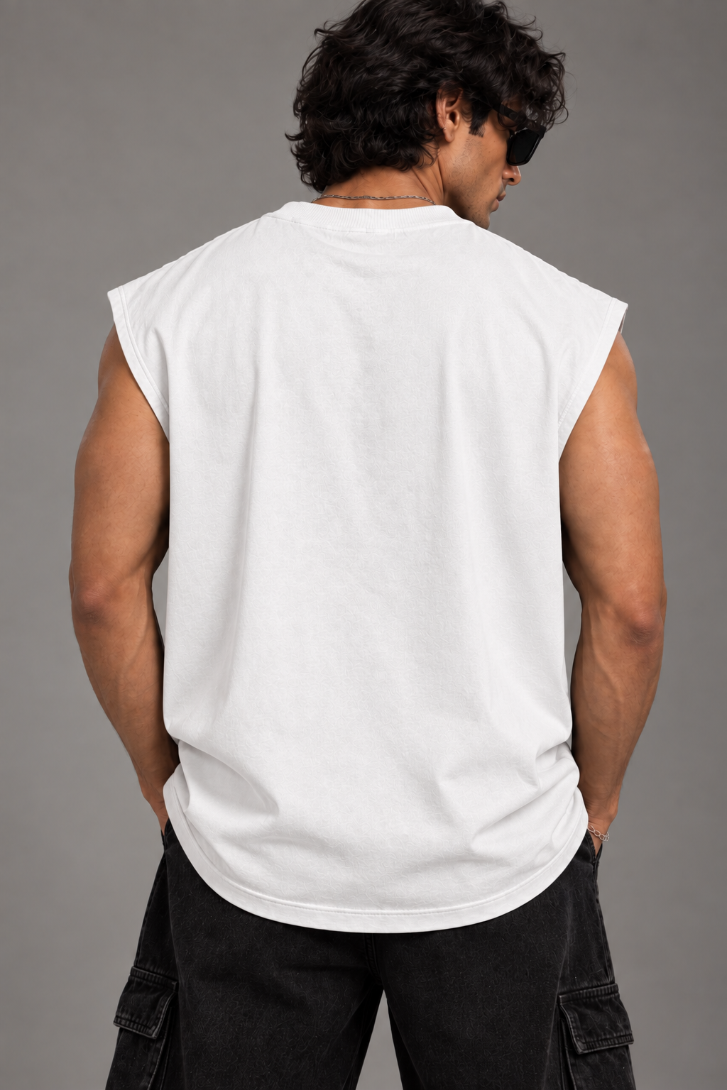 Anthakuminchi Oversized Tank Top (White)